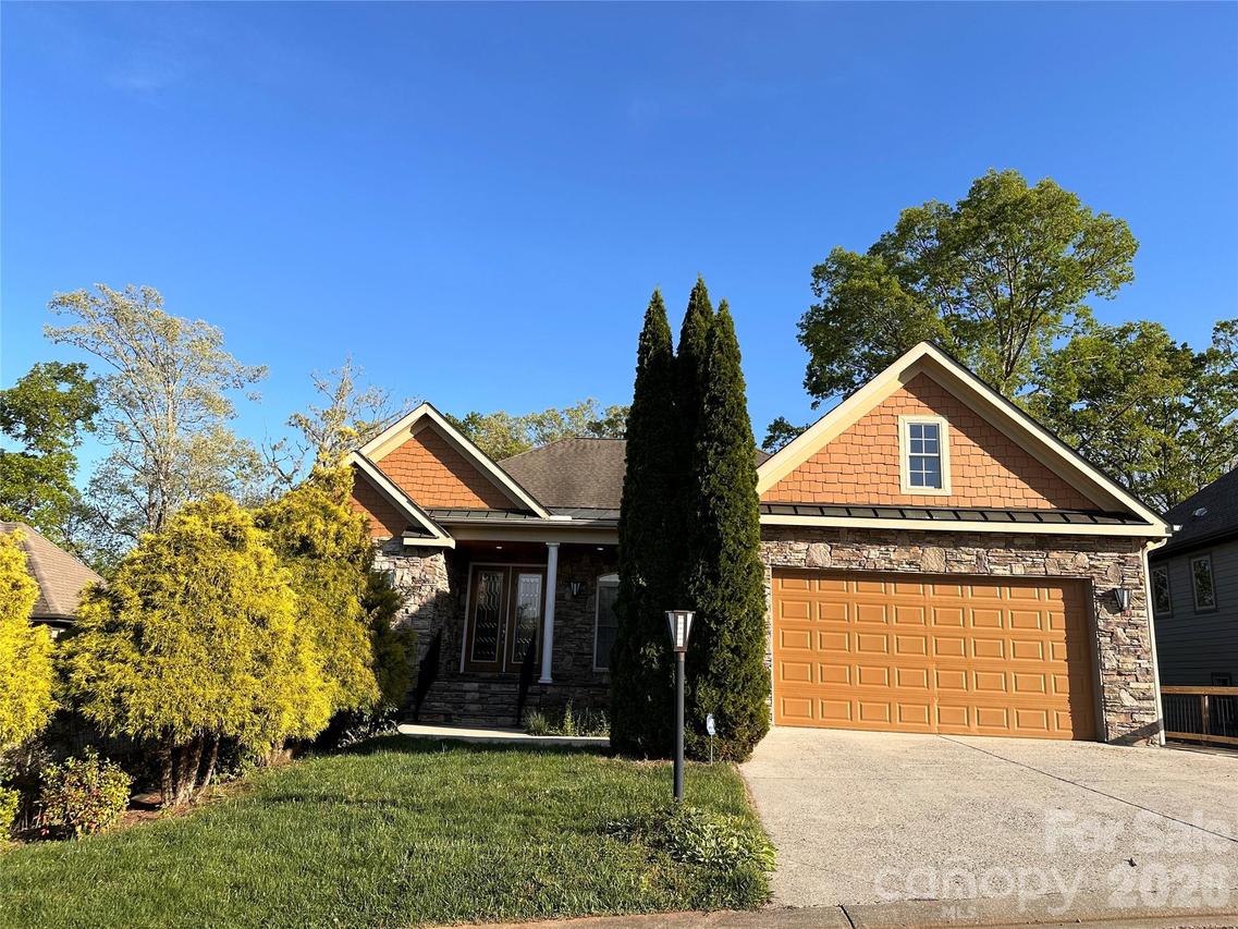 26 Stone House Rd., Arden, NC 28704
