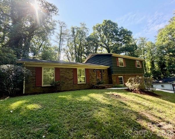 845 Cherokee Pl., Lenoir, NC 28645