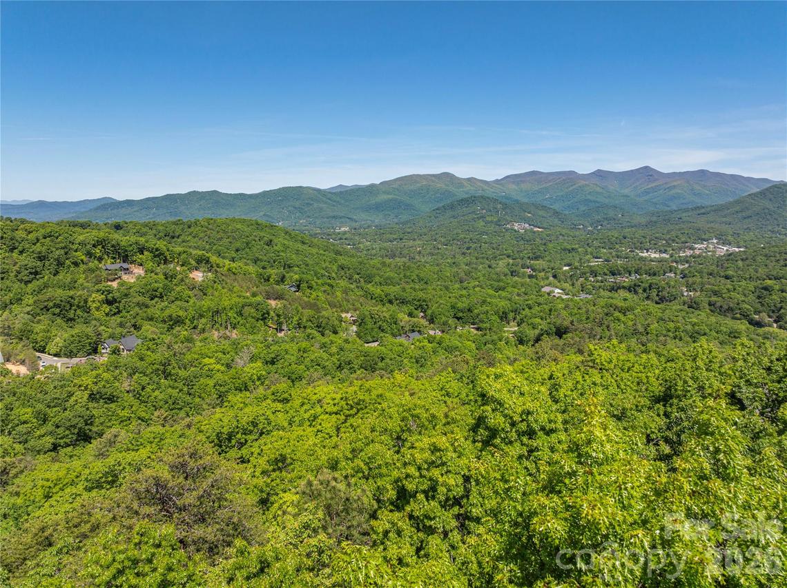 146 Settings Blvd., Black Mountain, NC 28711
