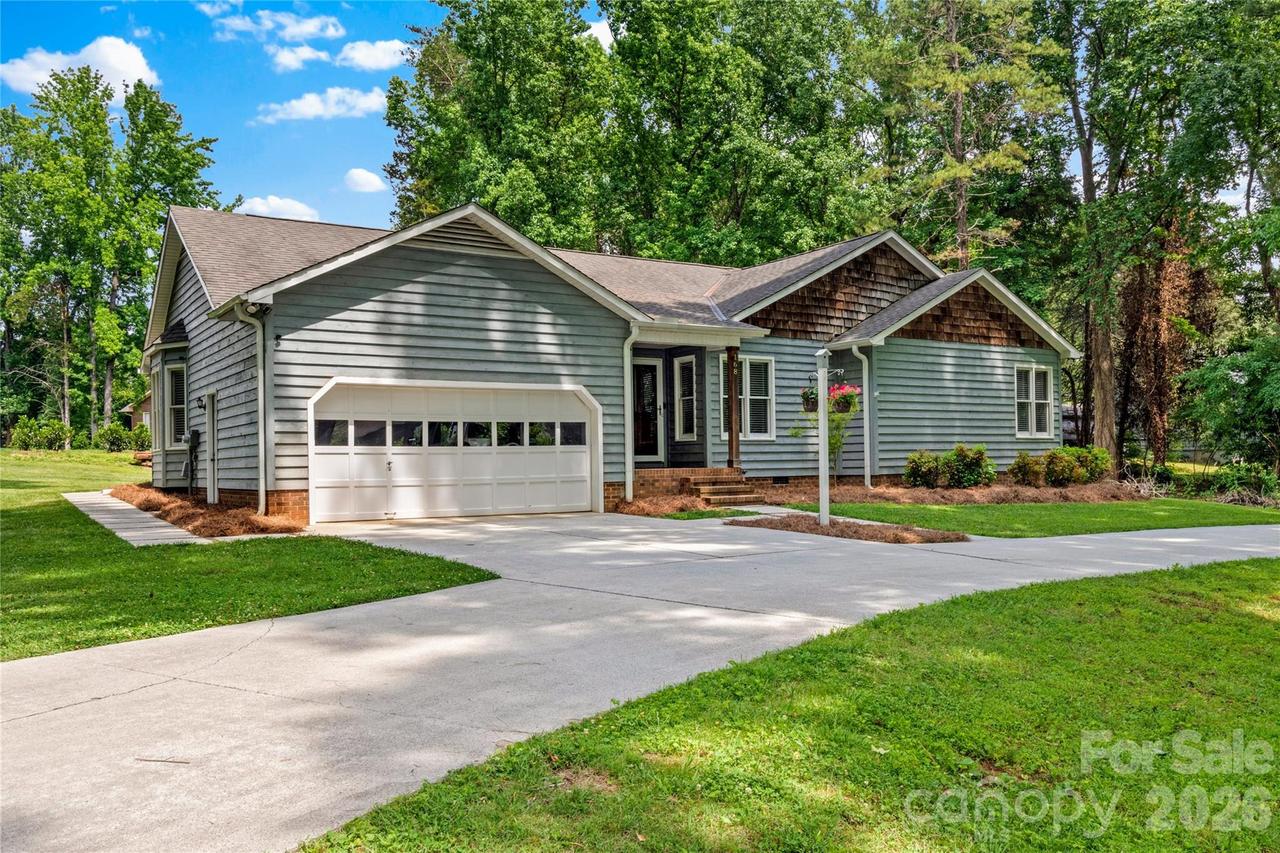 168 Whitehead Dr., Advance, NC 27006