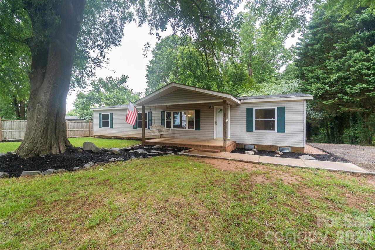 3902 Sharyn Dr., Charlotte, NC 28214