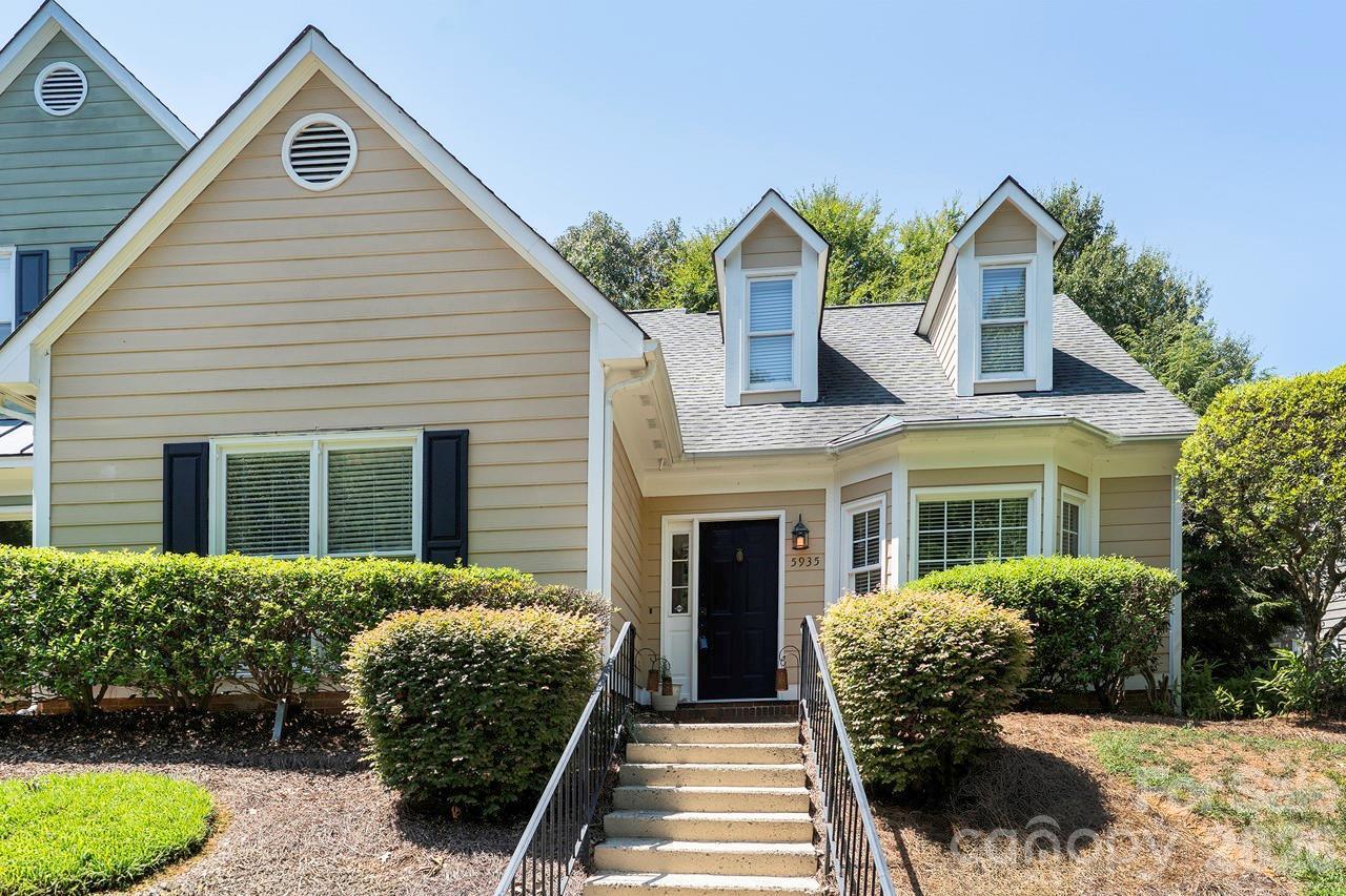5935 Fitzwilliams Ln., Charlotte, NC 28270