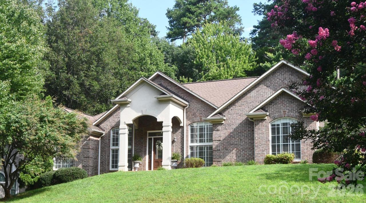 116 28th Ave., Hickory, NC 28601