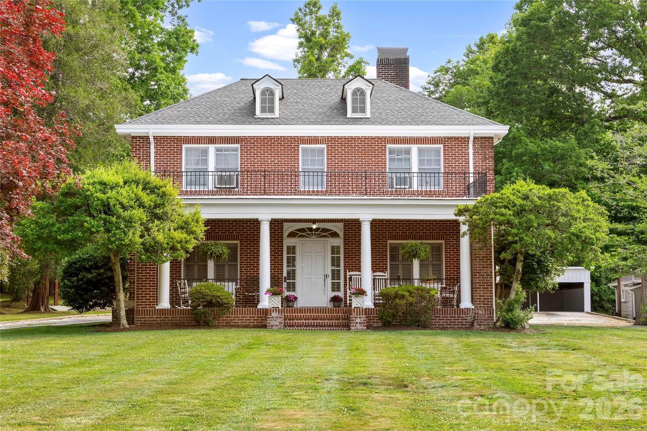 1518 Greenville Hwy., Hendersonville, NC 28792