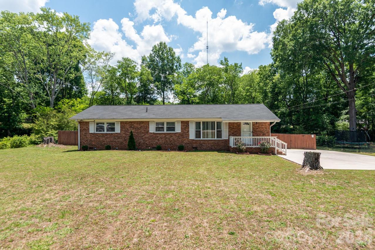 1121 Rembrandt Dr., Concord, NC 28027