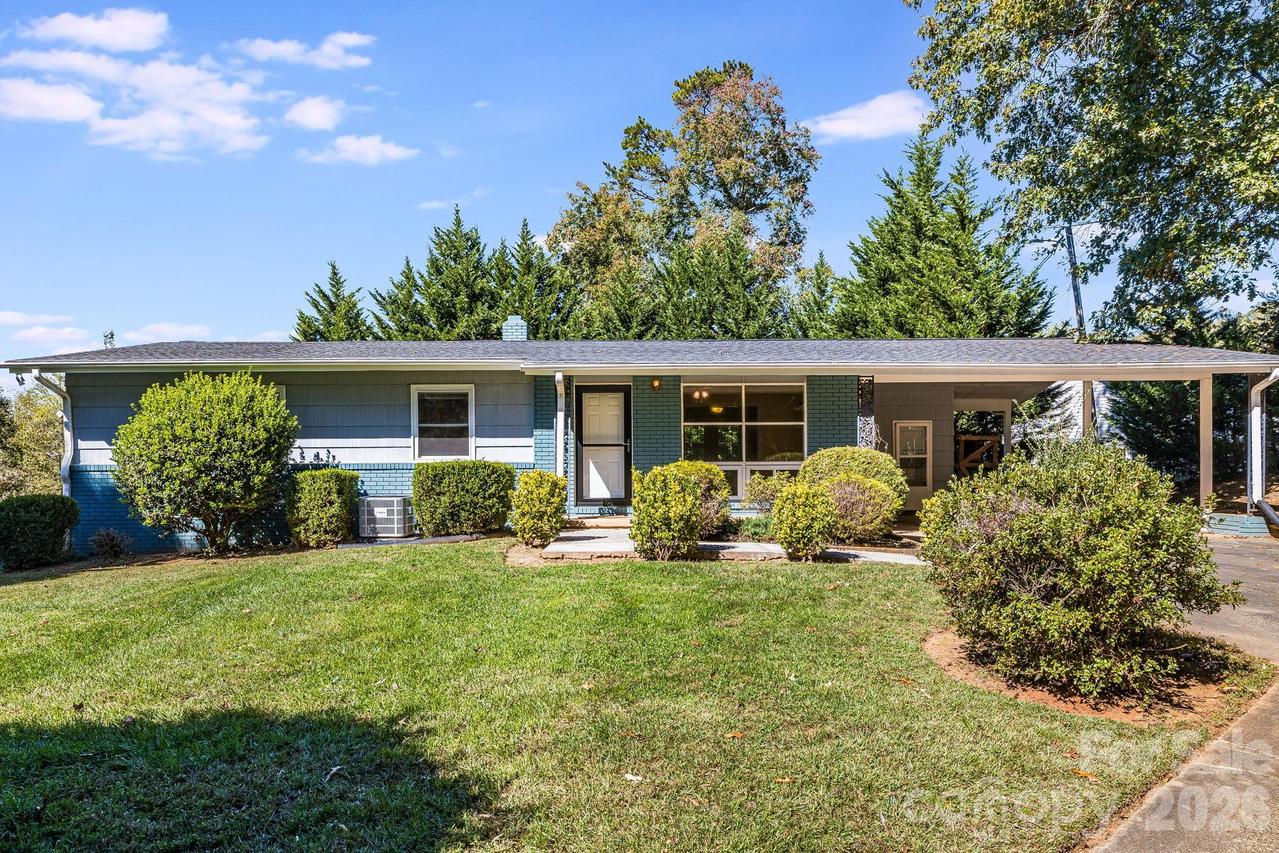 26 Elkmont Dr., Asheville, NC 28804