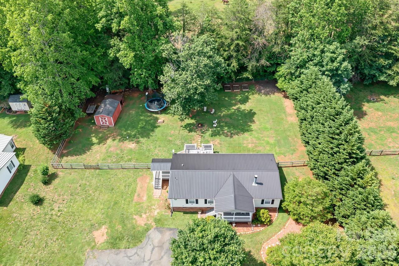 6075 Clearbrook Ln., Iron Station, NC 28080