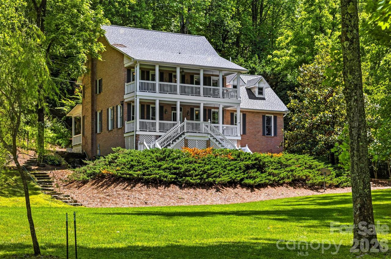 243 Poplar Ln., Pisgah Forest, NC 28712