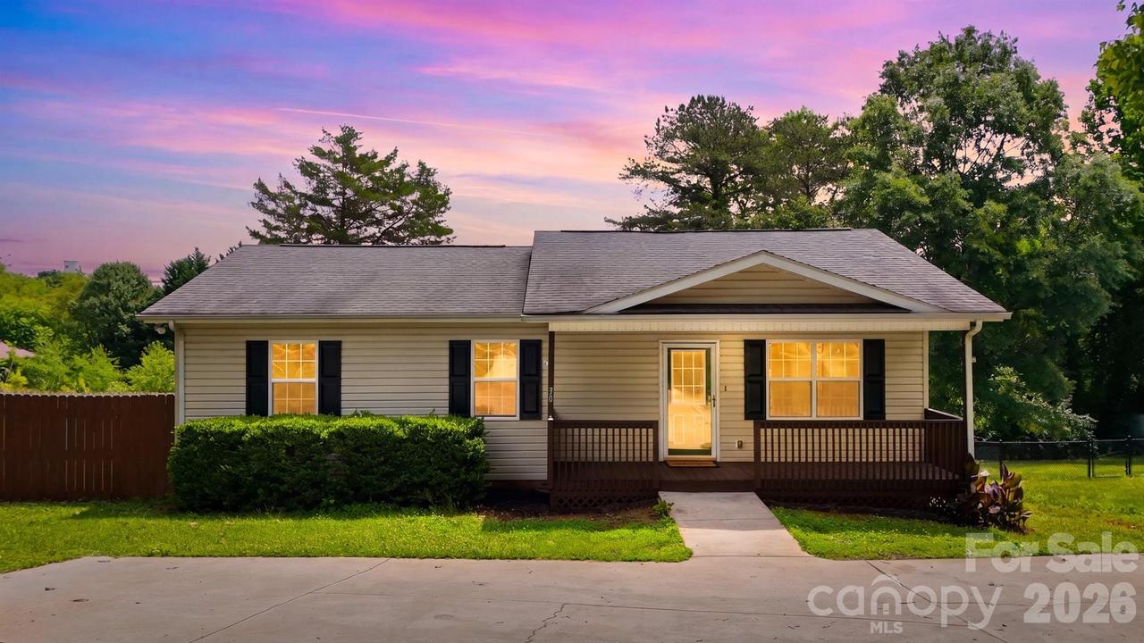 30 Lakeside Ave., Granite Falls, NC 28630