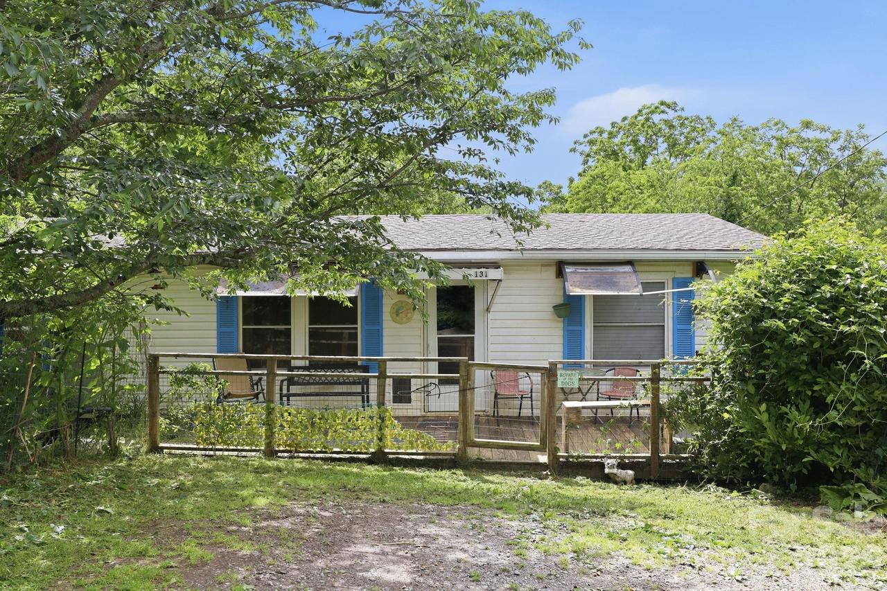 131 Vinewood Cir., Asheville, NC 28806
