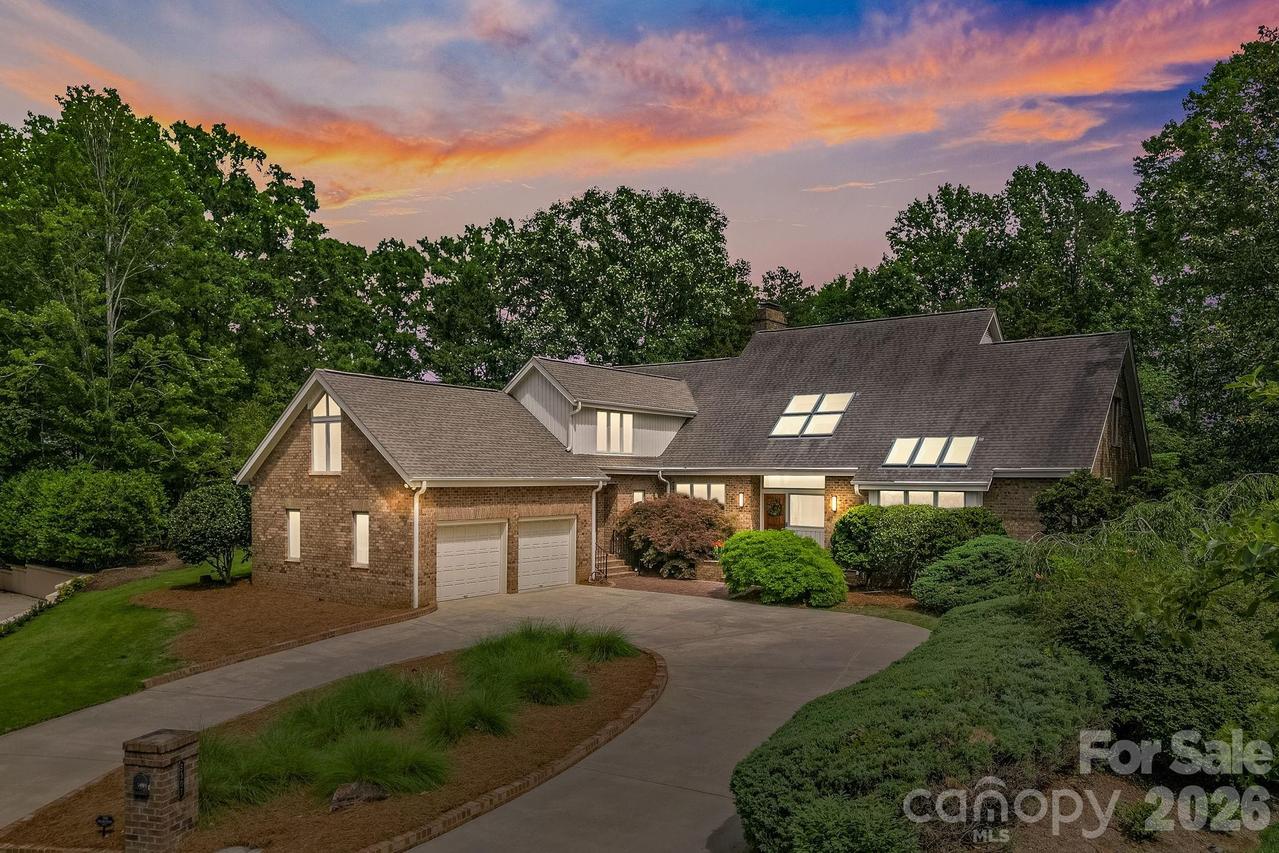5901 Marsailles Ct., Charlotte, NC 28277
