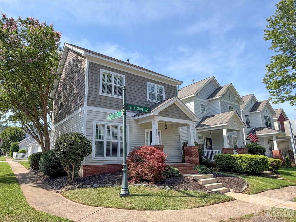 11223 Blue Cedar Ln., Charlotte, NC 28277