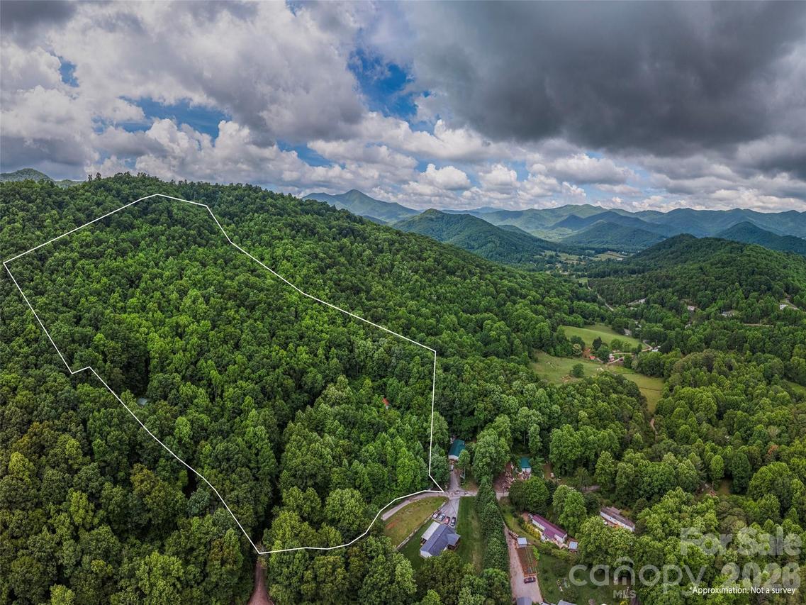 68 Long Ridge Rd., Candler, NC 28715