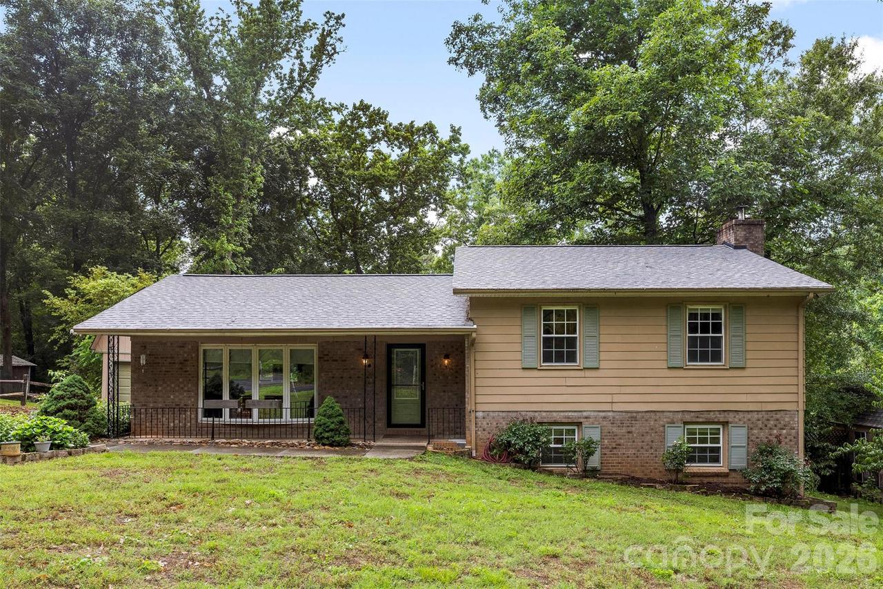 102 Stacybrook Dr., Concord, NC 28025