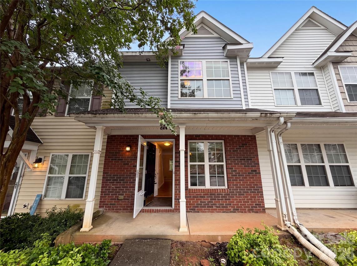 10114 Ballyclare Ct., Charlotte, NC 28213