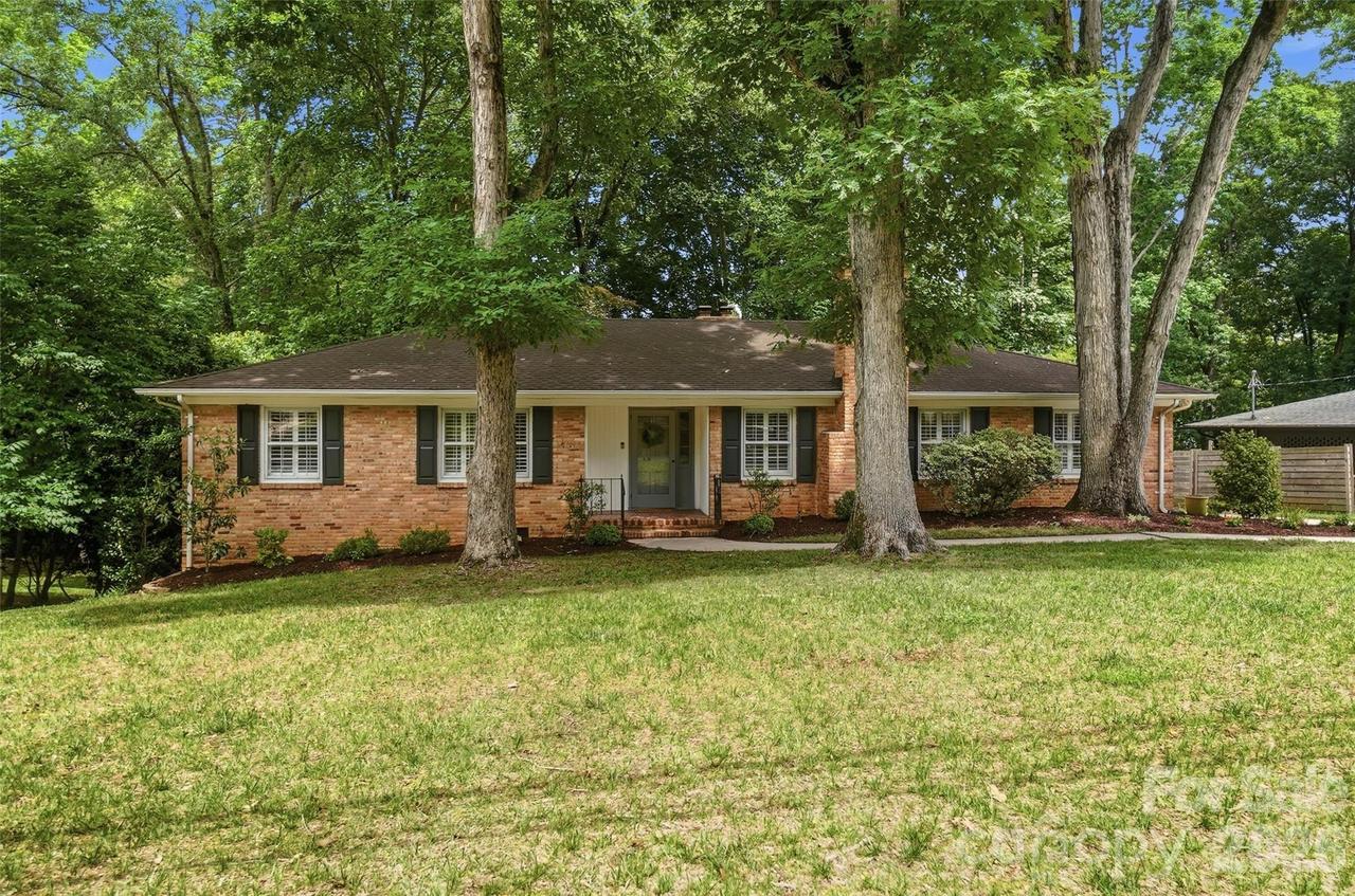 6535 Burlwood Rd., Charlotte, NC 28211