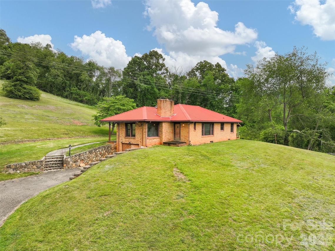 21 Beaverdam Rd., Canton, NC 28716