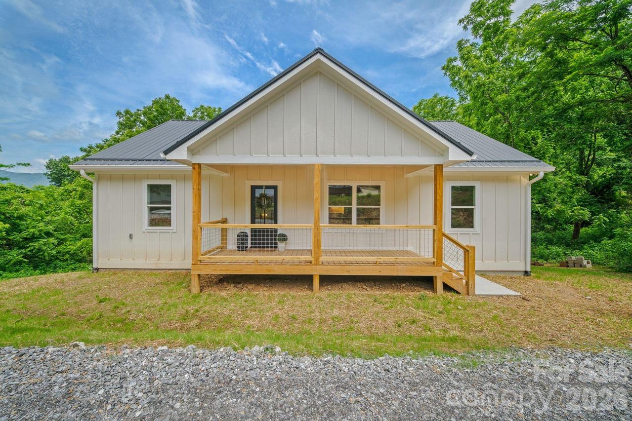 311 Farley St., Waynesville, NC 28786
