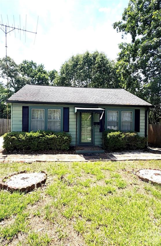 731 10th Street Blvd., Hickory, NC 28601