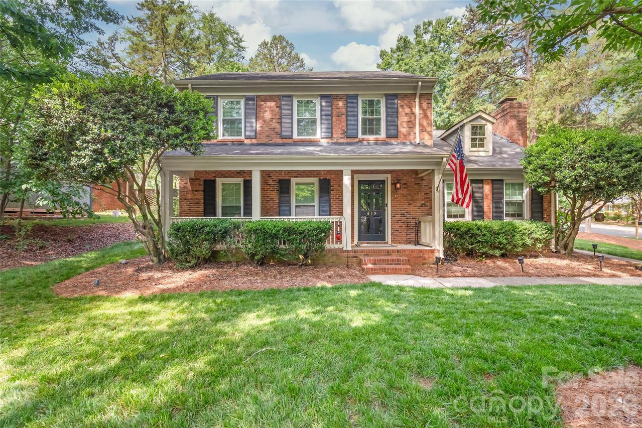 419 Scarborough Ln., Matthews, NC 28105