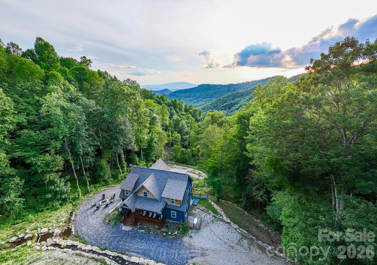 1105 Falls View Dr., Bryson City, NC 28713