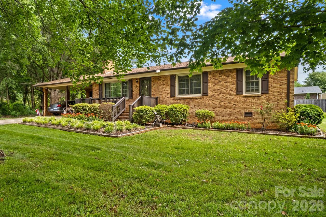 132 Polly Dr., Statesville, NC 28625
