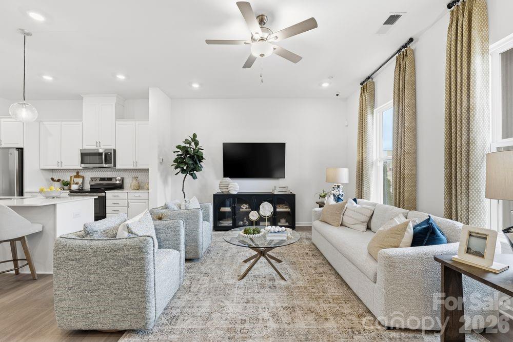 21213 Lake Run Dr., Charlotte, NC 28278