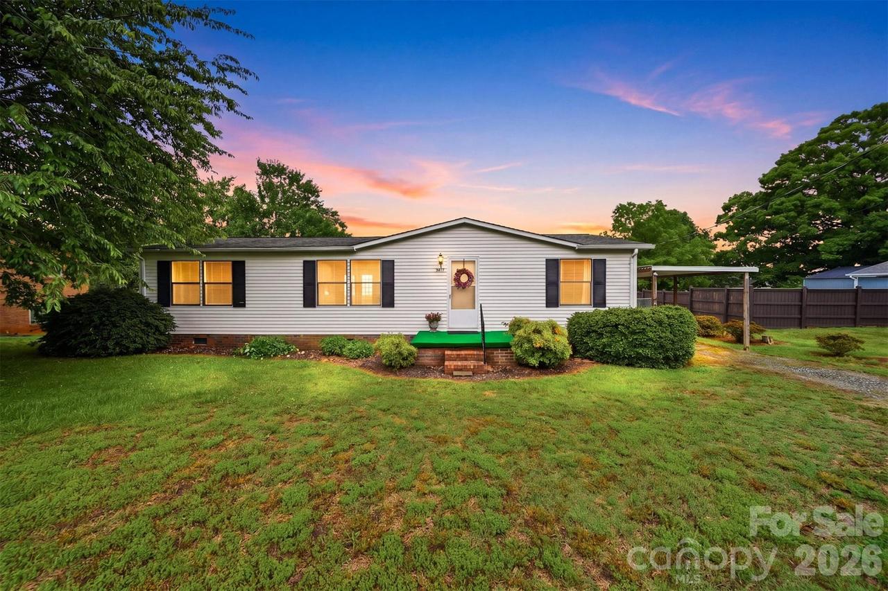 3617 Sulphur Springs Rd., Hickory, NC 28601