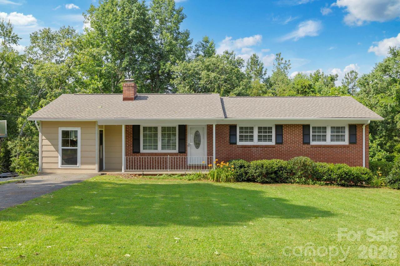 156 Eskimo Dr., Bostic, NC 28018