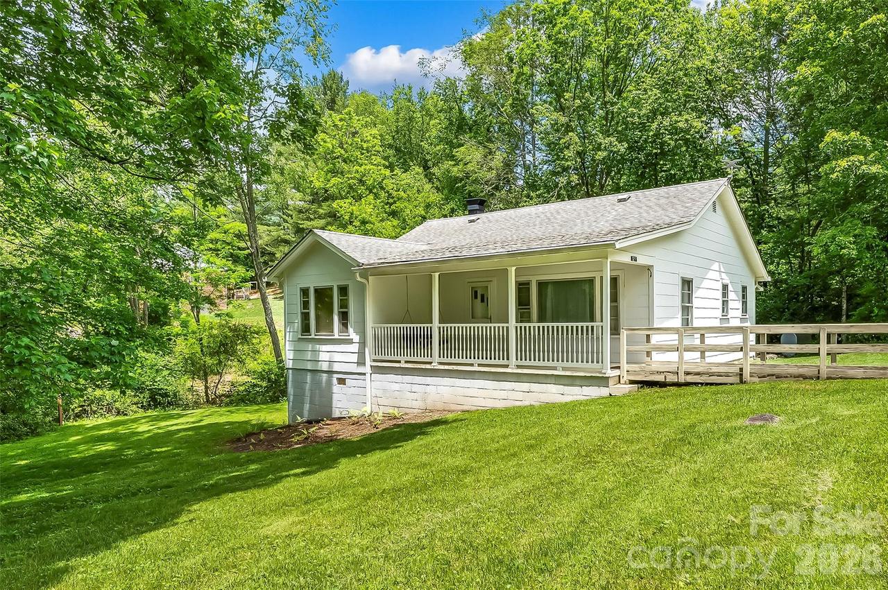 127 Stafford Rd., Spruce Pine, NC 28777
