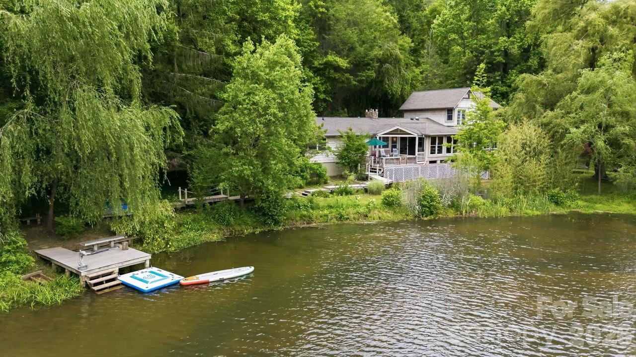 11 Echo Lake Dr., Fairview, NC 28730