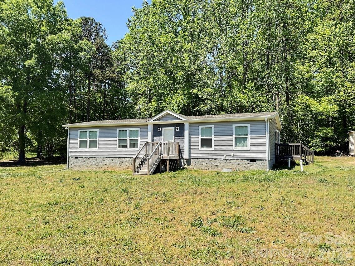 610 Deal St., Landis, NC 28088