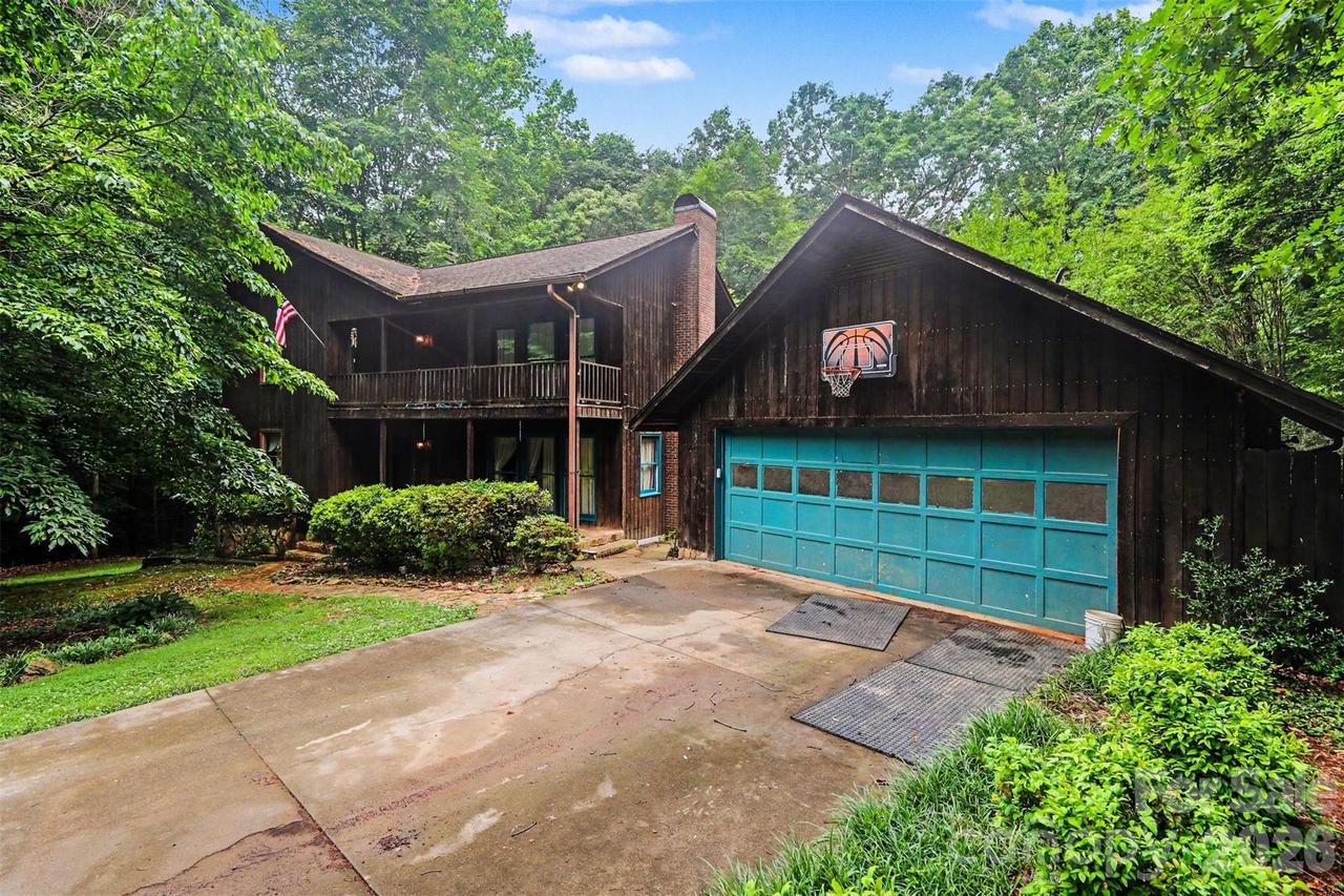 152 Shadywood Ln., Statesville, NC 28677