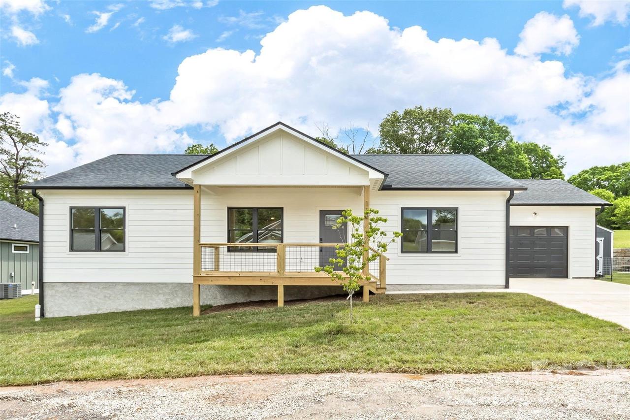 112 Peyton Elaine Rd., Clyde, NC 28721