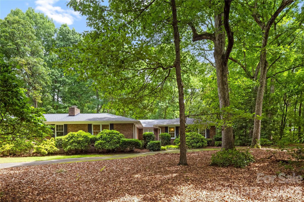 2038 Skyway Dr., Monroe, NC 28110