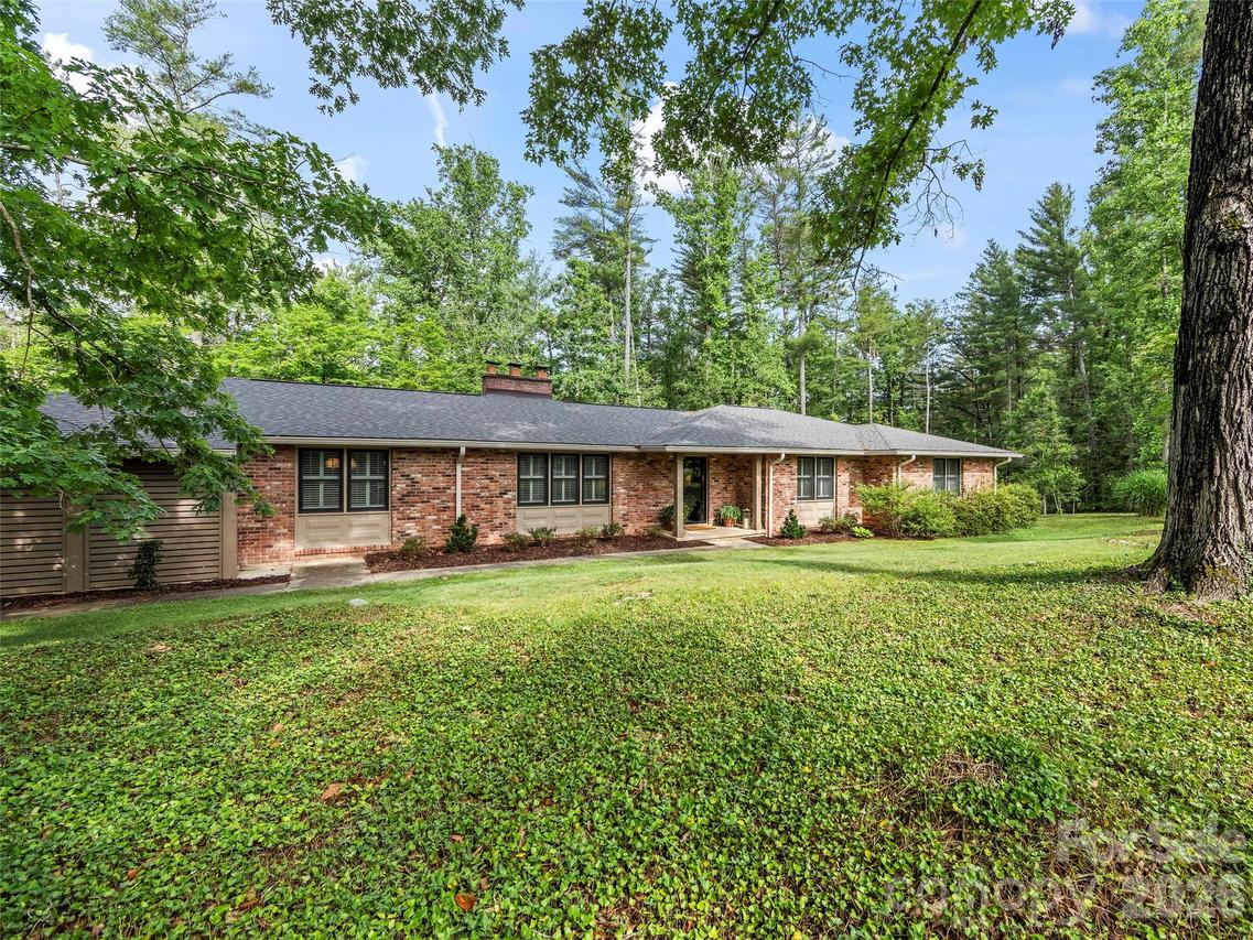 423 Vanderbilt Rd., Asheville, NC 28803