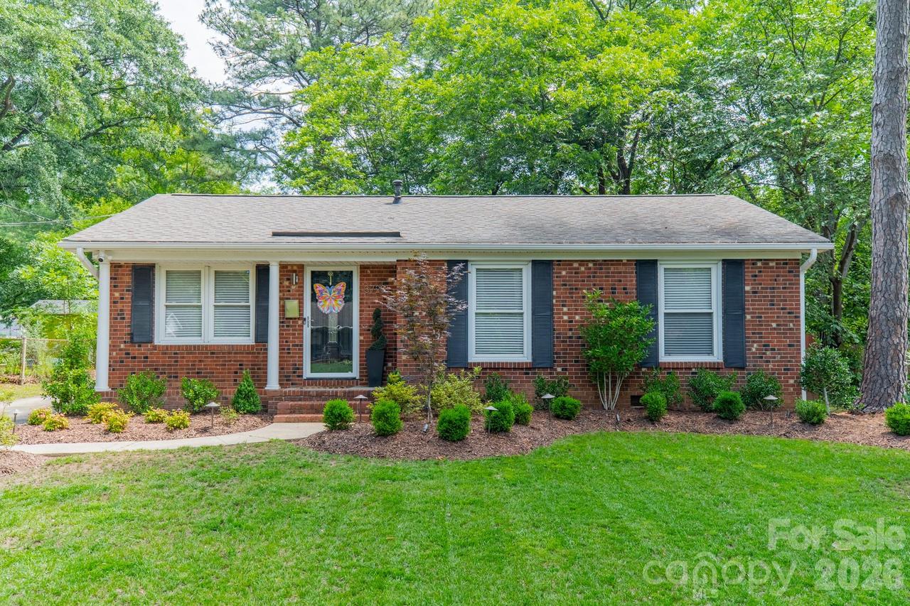 3723 Litchfield Rd., Charlotte, NC 28211