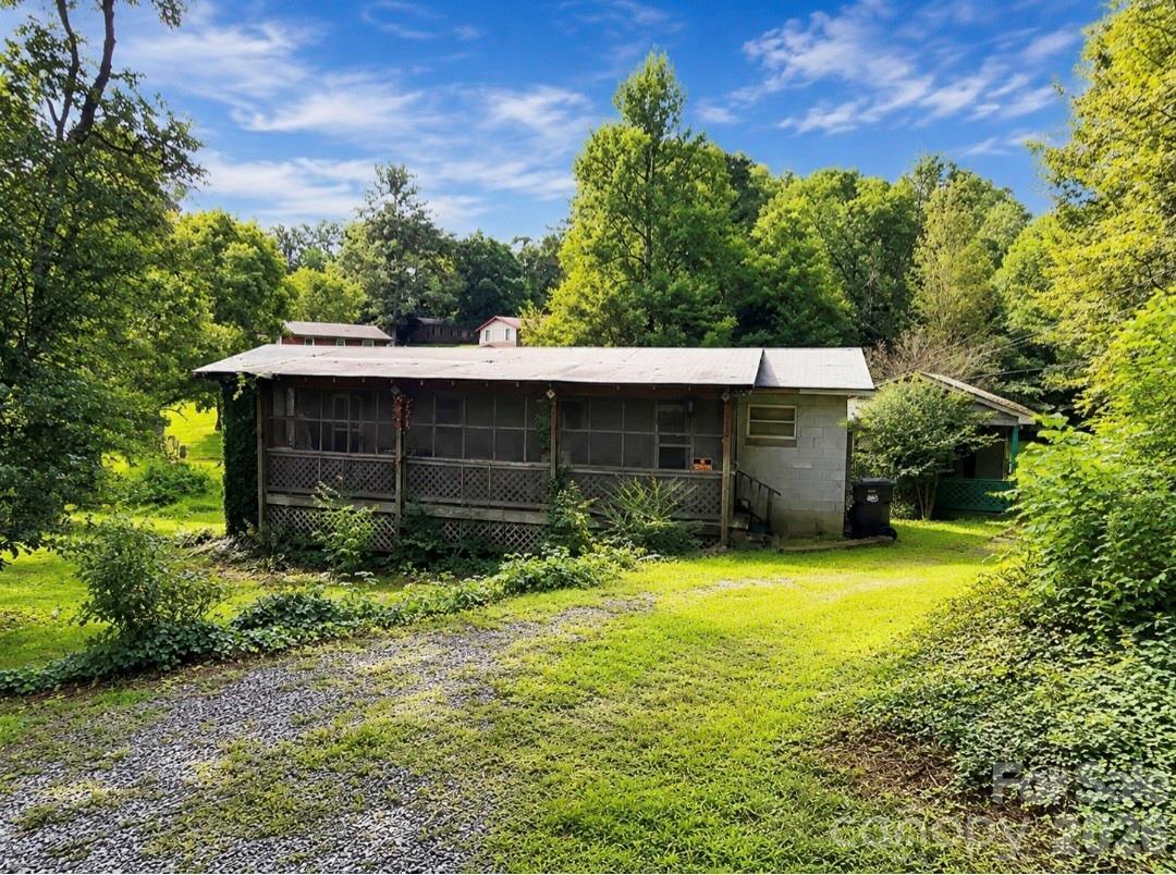 9110 Wilson Rd., Hildebran, NC 28637