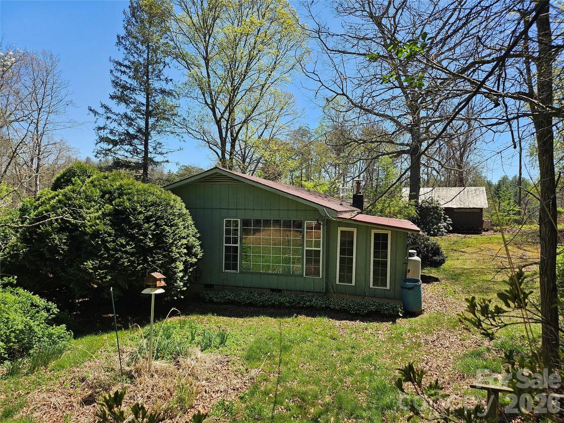 610 Emmas Grove Rd., Fletcher, NC 28732