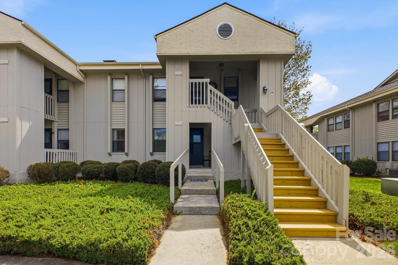 2305 Abbey Cir., Asheville, NC 28805