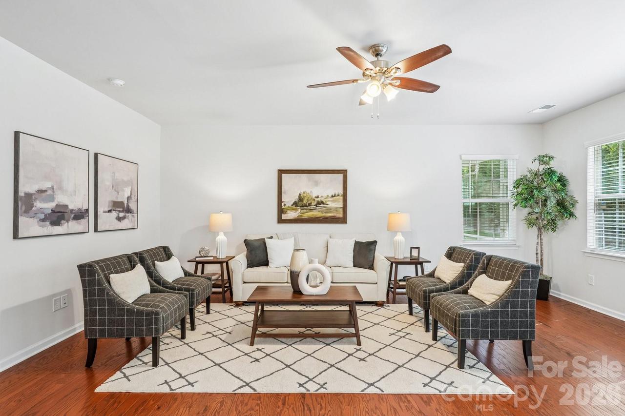 128 Van Gogh Tr., Mount Holly, NC 28120