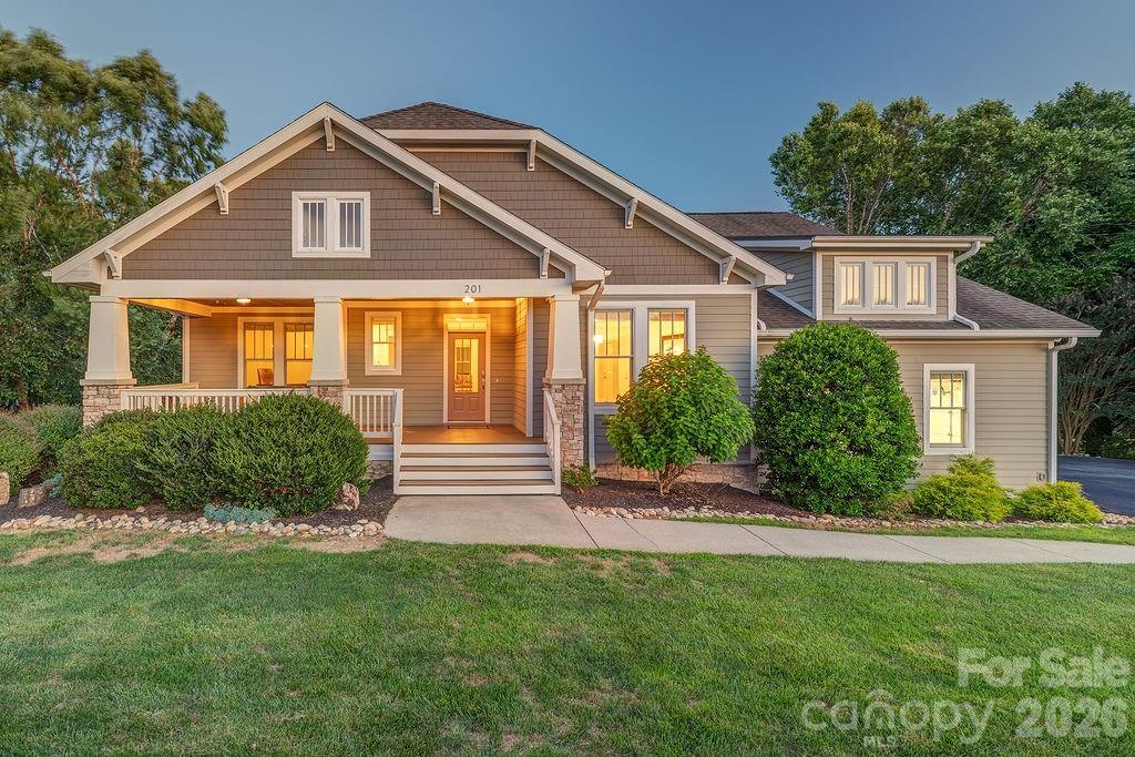 201 Skytop Farm Ln., Hendersonville, NC 28791