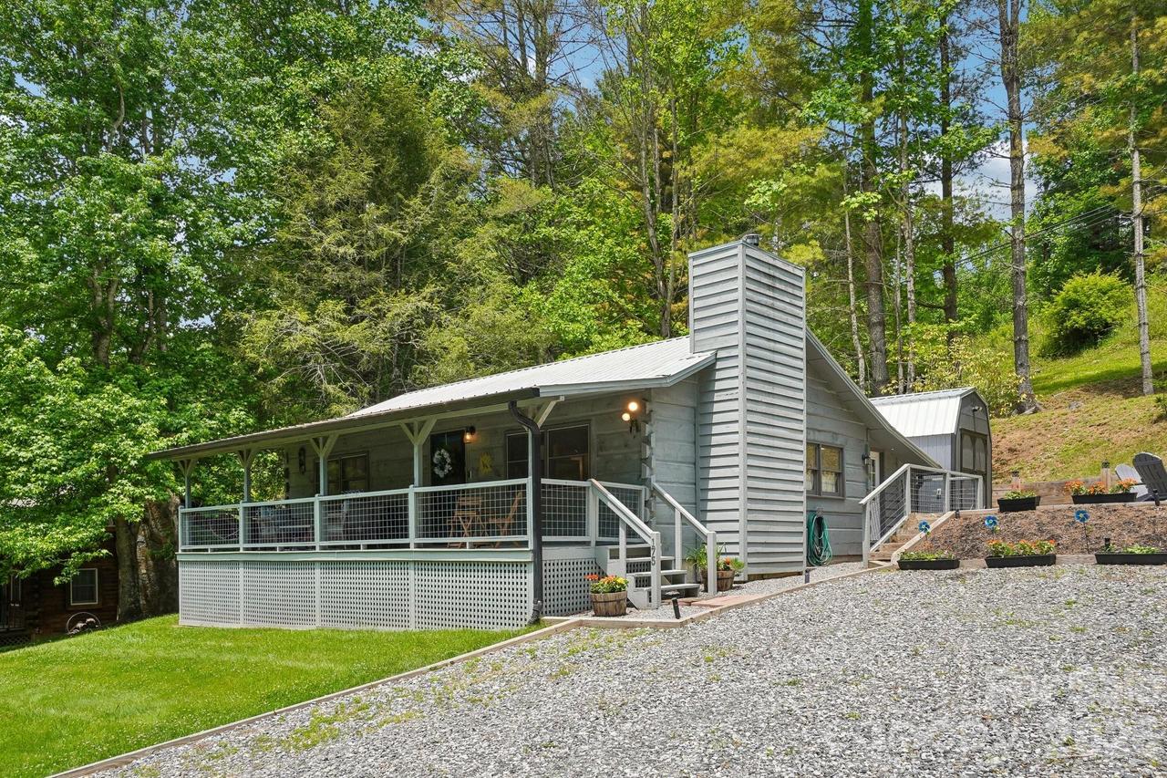175 Village Ln., Mars Hill, NC 28754