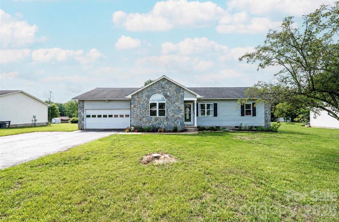 495 Drumstand Rd., Stony Point, NC 28678