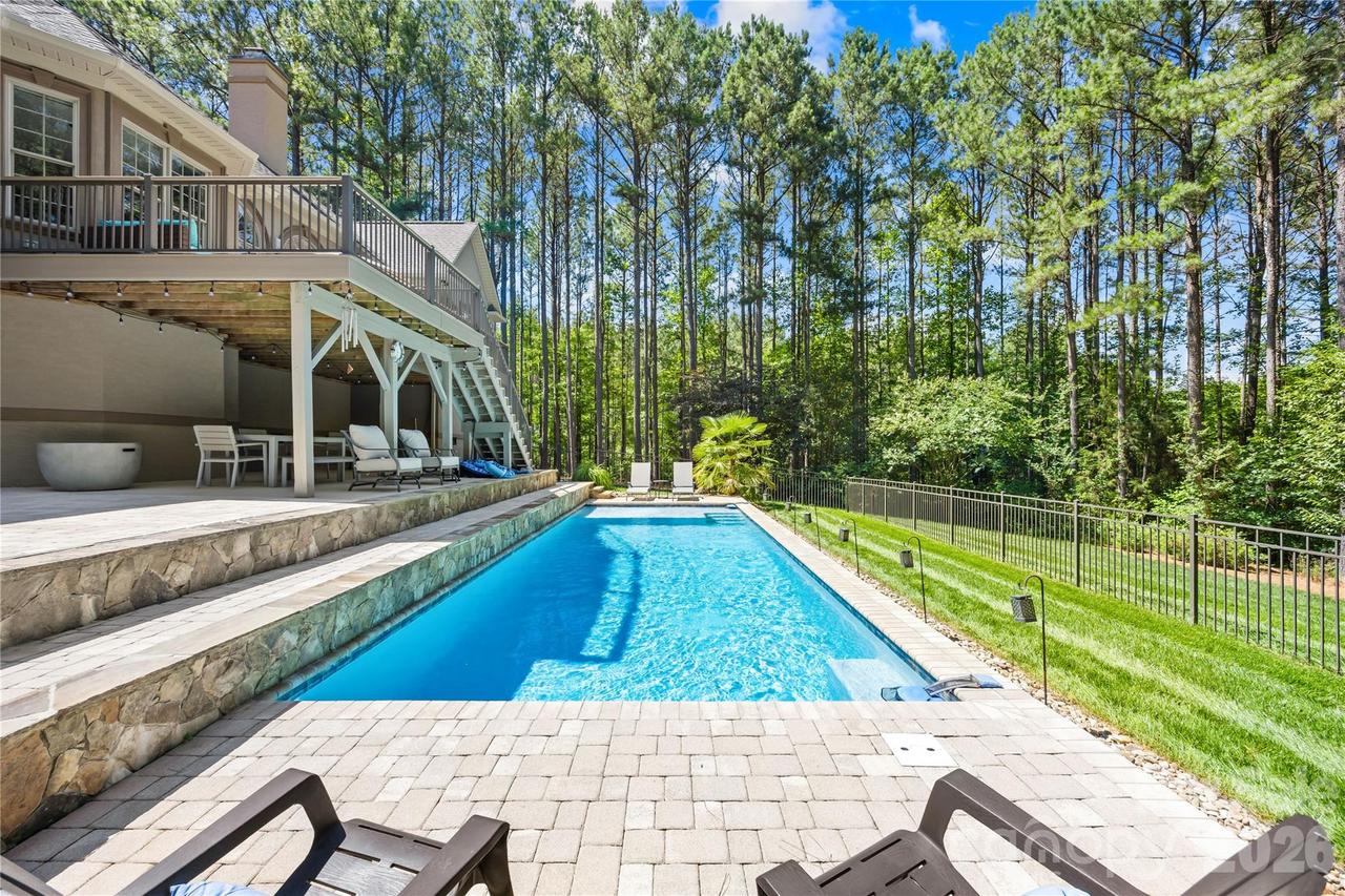 6830 Goose Point Dr., Denver, NC 28037