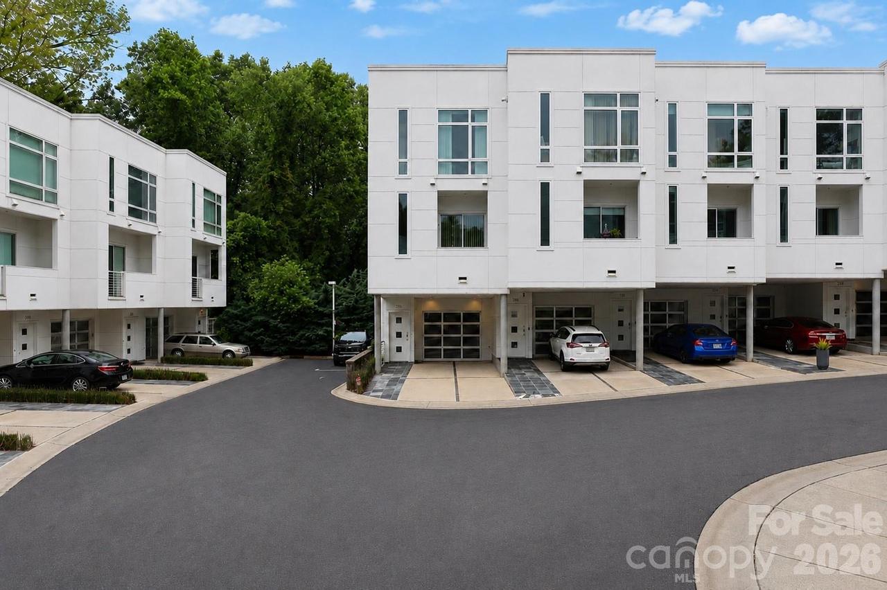 350 Viburnum Way Ct., Charlotte, NC 28208