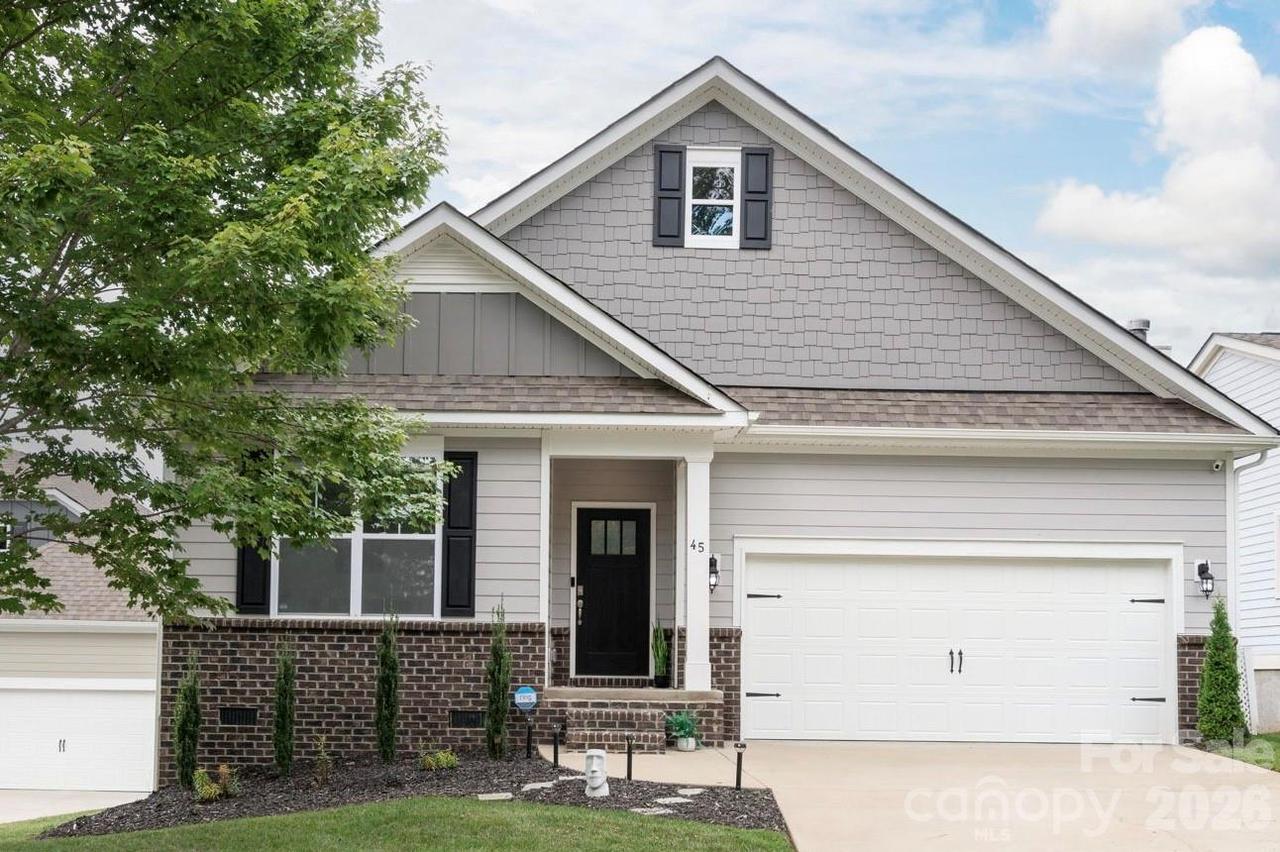 45 Dreambird Dr., Leicester, NC 28748