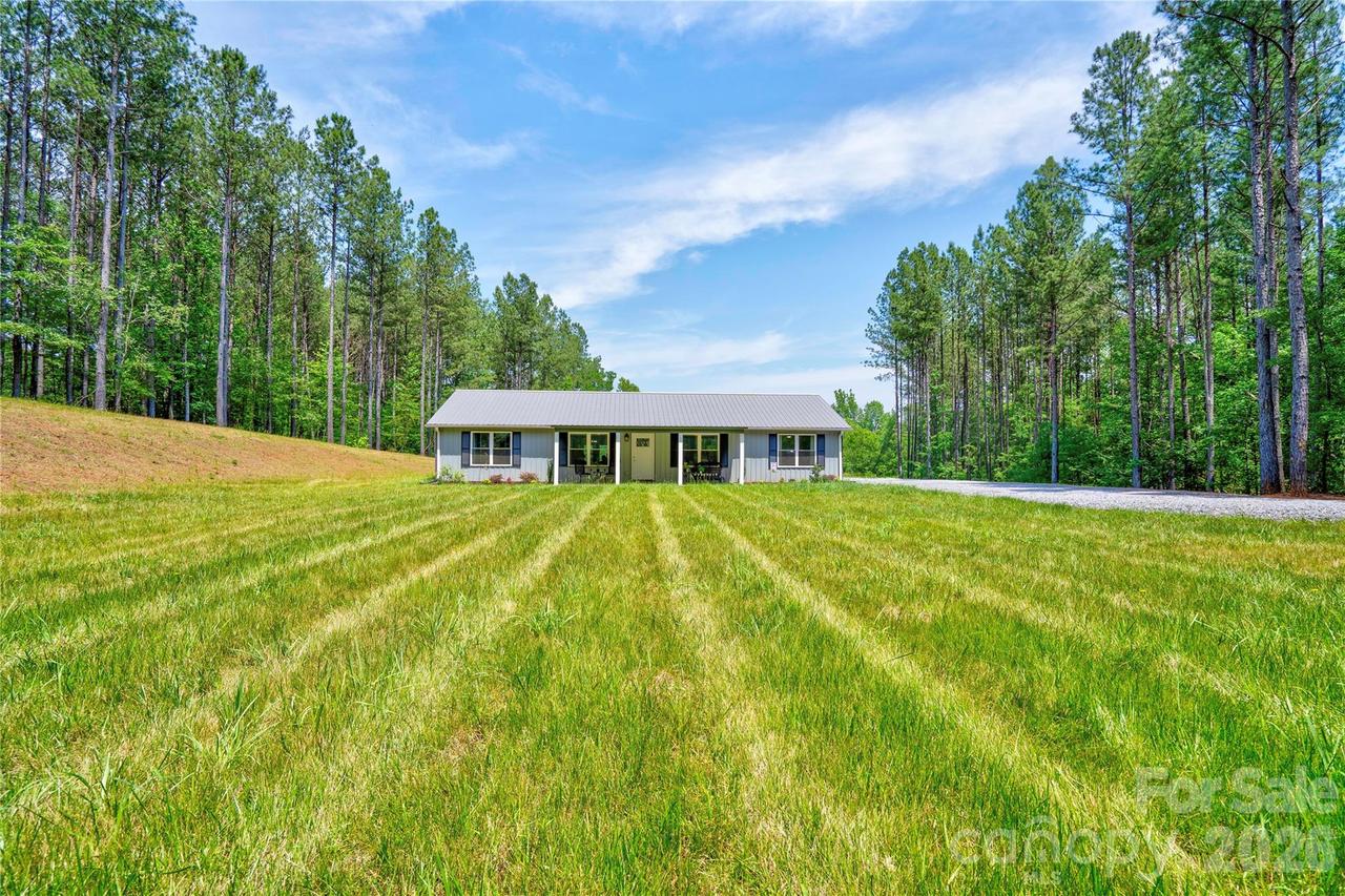 1733 Timber Dr., Mooresboro, NC 28114