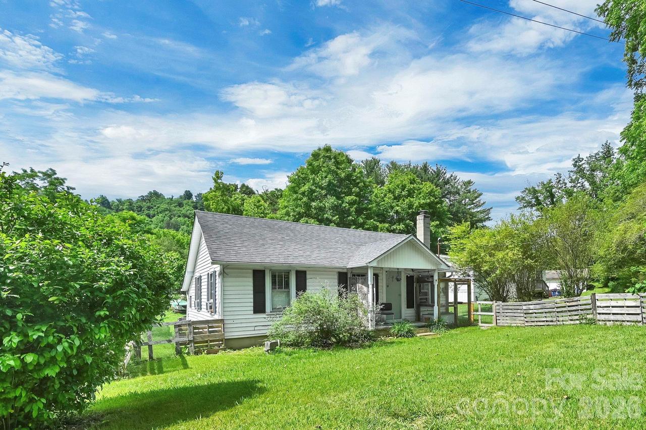 73 Trinidad Dr., Canton, NC 28716