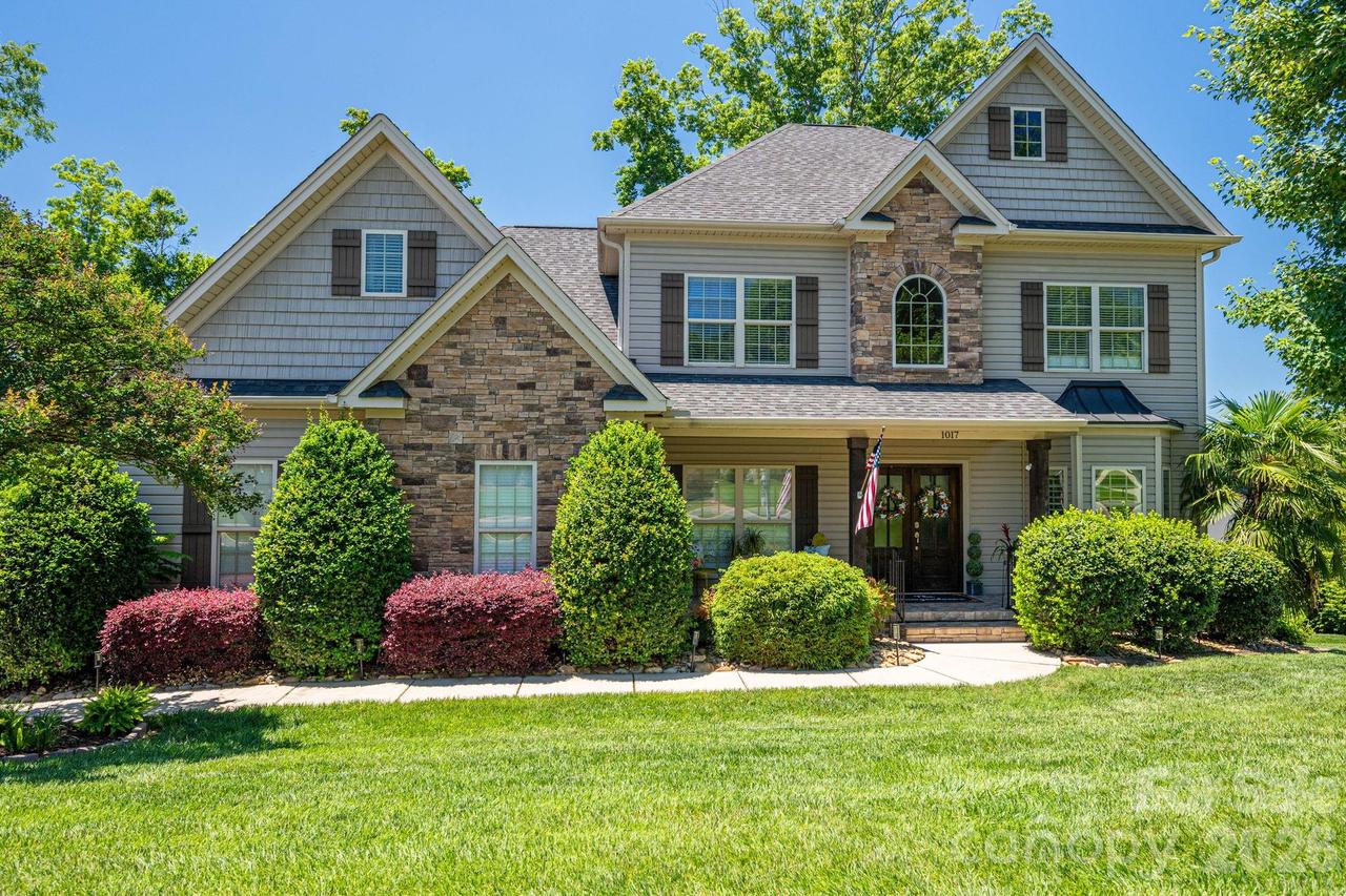 1017 Peninsula Dr., Belmont, NC 28012